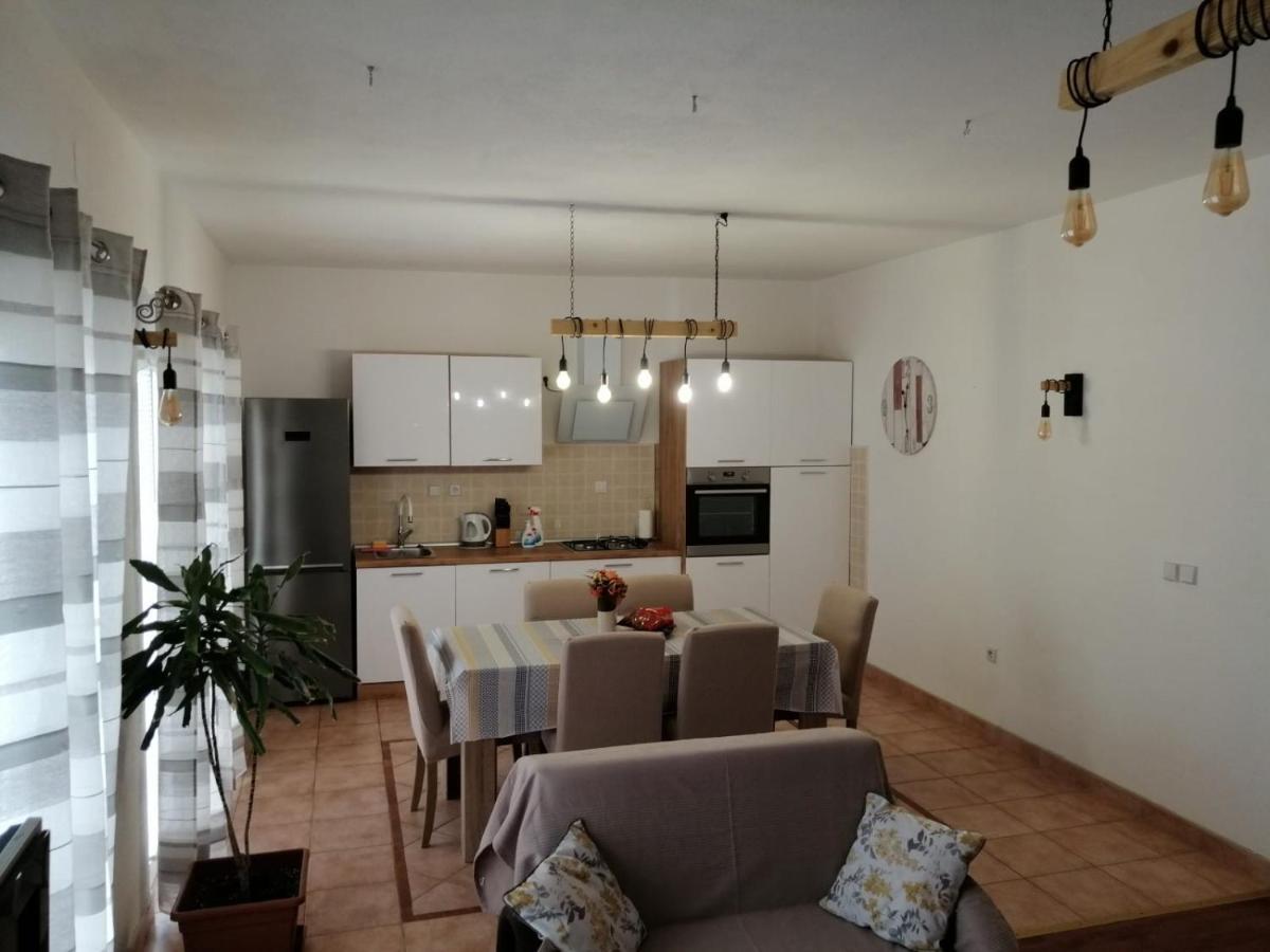 Appartement Deny à Žaborić Extérieur photo