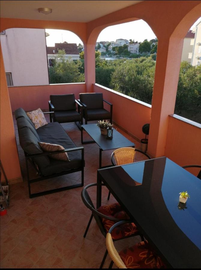 Appartement Deny à Žaborić Extérieur photo