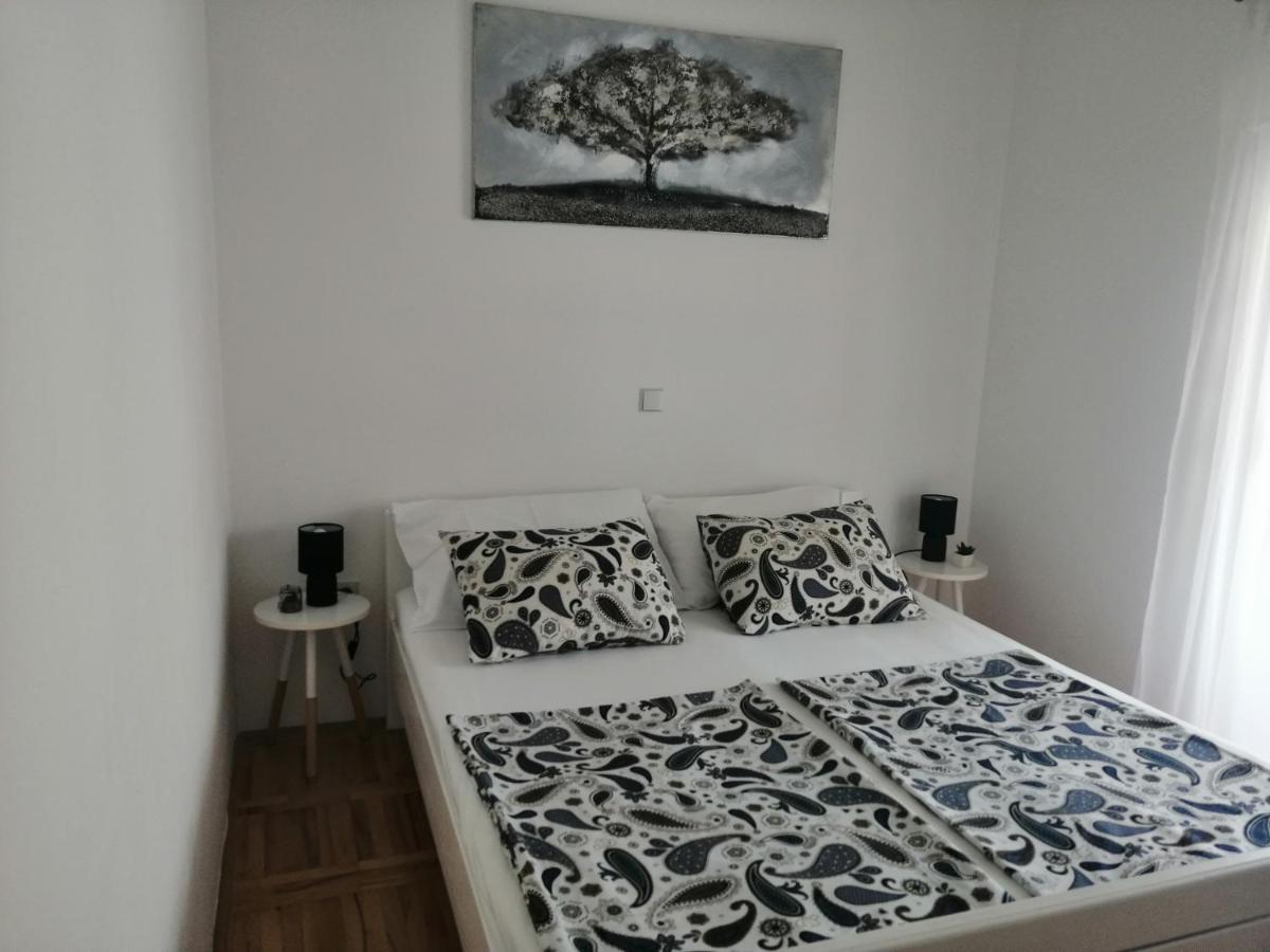 Appartement Deny à Žaborić Extérieur photo