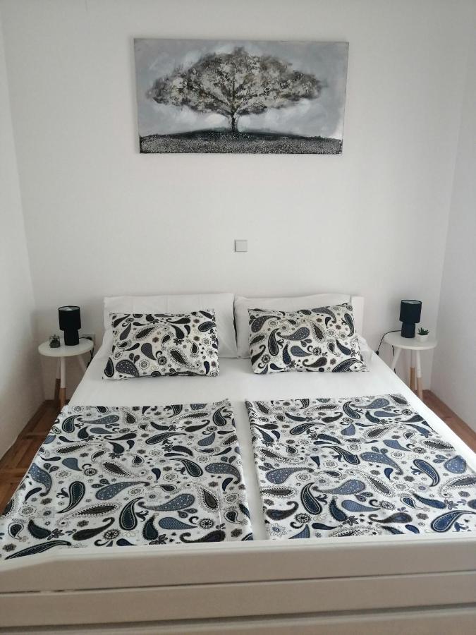 Appartement Deny à Žaborić Extérieur photo