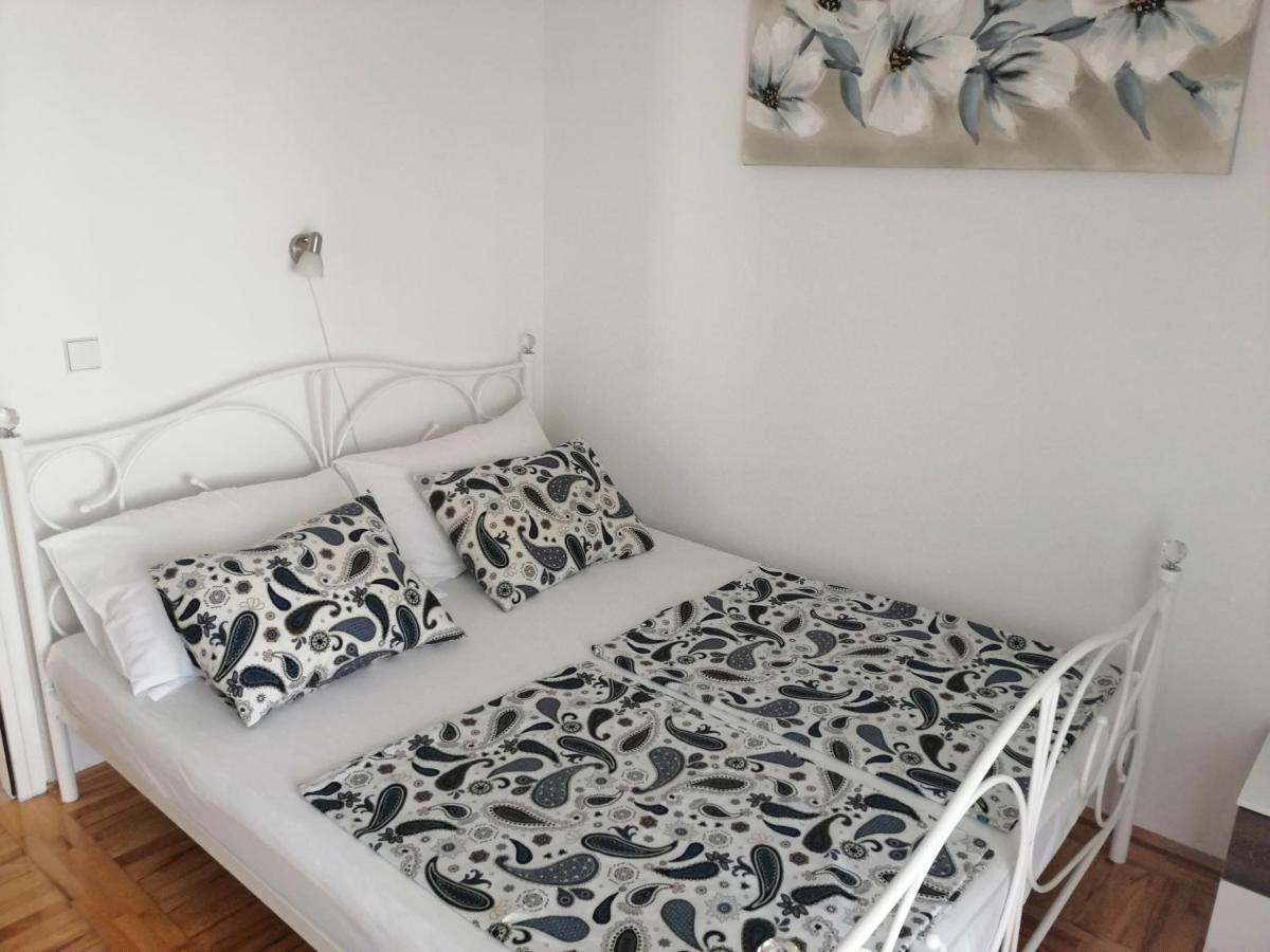 Appartement Deny à Žaborić Extérieur photo
